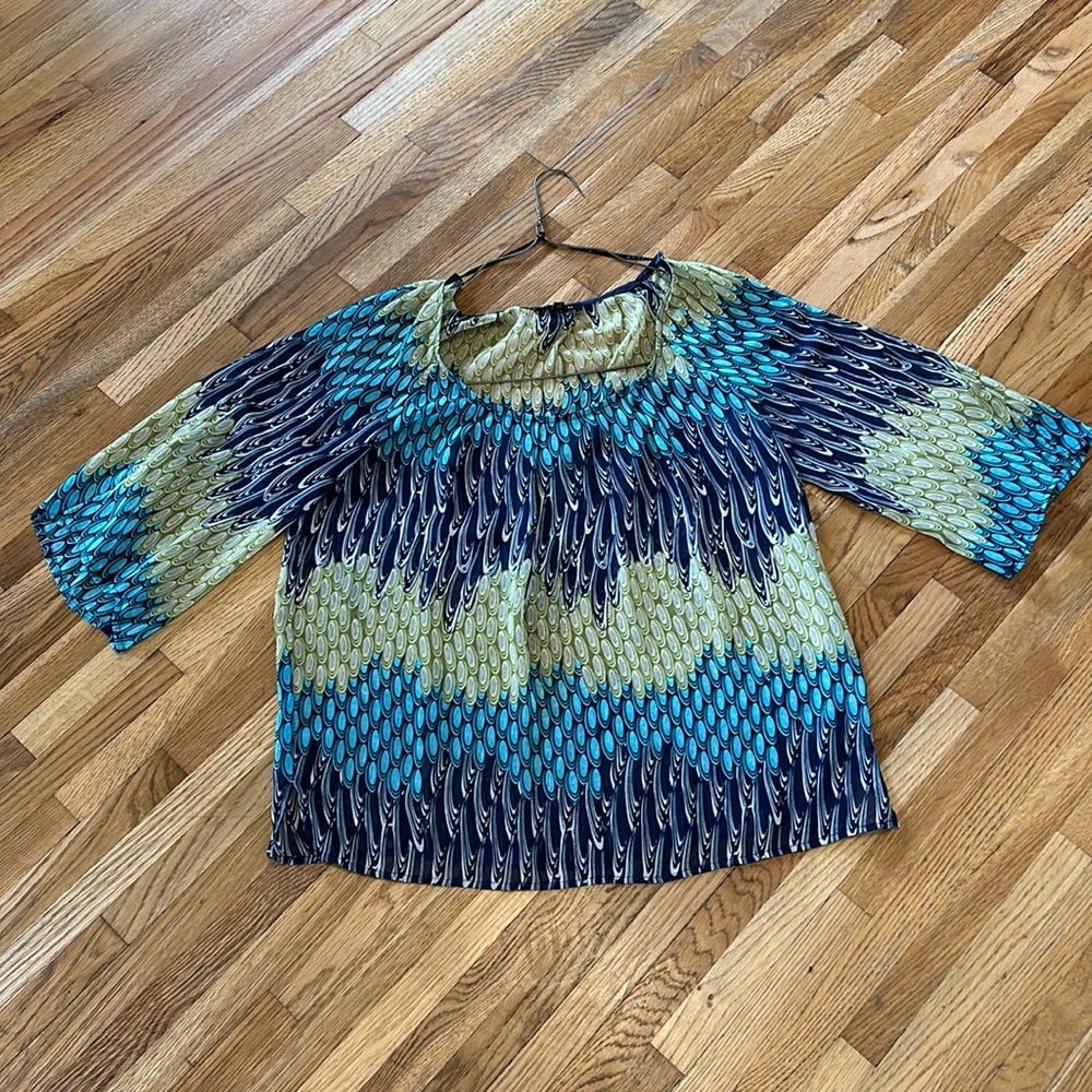 GLAM size M 3/4 blouse